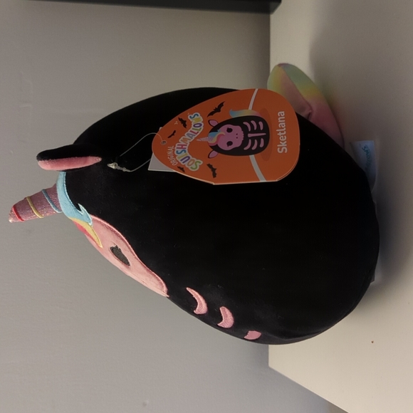 8" Squishmallows Sketlana - Picture 3 of 7